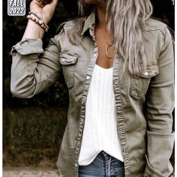 🎉Pre Fall 2022 Long Sleeve Button Down Shacket - Picture 7 of 10